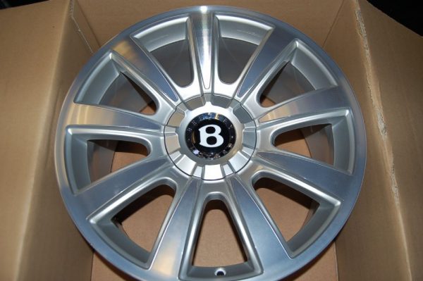 <span class="light">Bentley</span> Continental GT 19″  – Accessory wheel